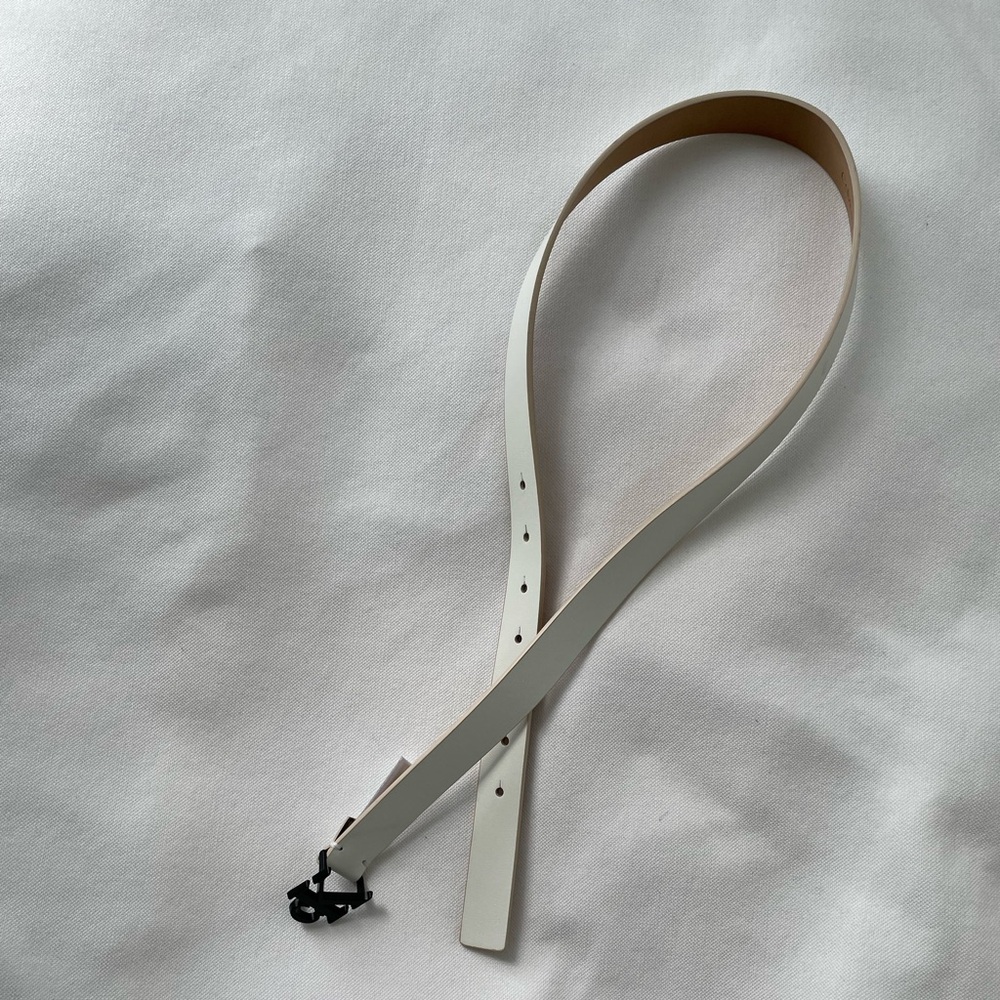 Calvin Klein - White Leather Belt - size Small